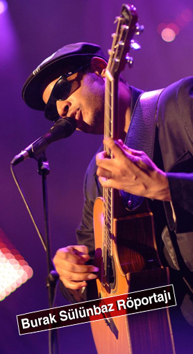 Perküsif-slappy-flamenko-latin-jazzy-fusion gitarı, ipeksi, duygulu vokali ve sarsılmaz melodisiyle Raul Midón bir kez daha İstanbul`da.