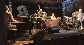 <strong>Konserlerin Ardından:</strong> Aralık ayı ilk günlerine damga vuran Neil Cowley Trio Salon, Yuri Honing Borusan Müzikevi konser izlenimlerini Burak Sülünbaz yazdı.