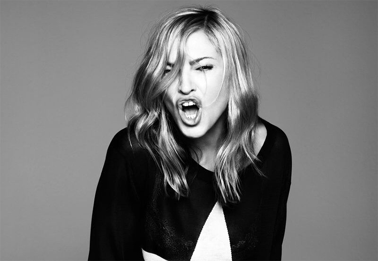 Müziği ve kimliğiyle muhafazakar bakış açısını Madonna kadar sarsmış bir başka pop figürü var mı?
