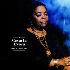 "Anne şefkatinde aşk" Cenk Erdem, 2011`de ölen Cesaria Evora`nın bilinmeyen 13 şarkısının derlendiği yeni albümü "Mae Carinhosa"yı anlatıyor.